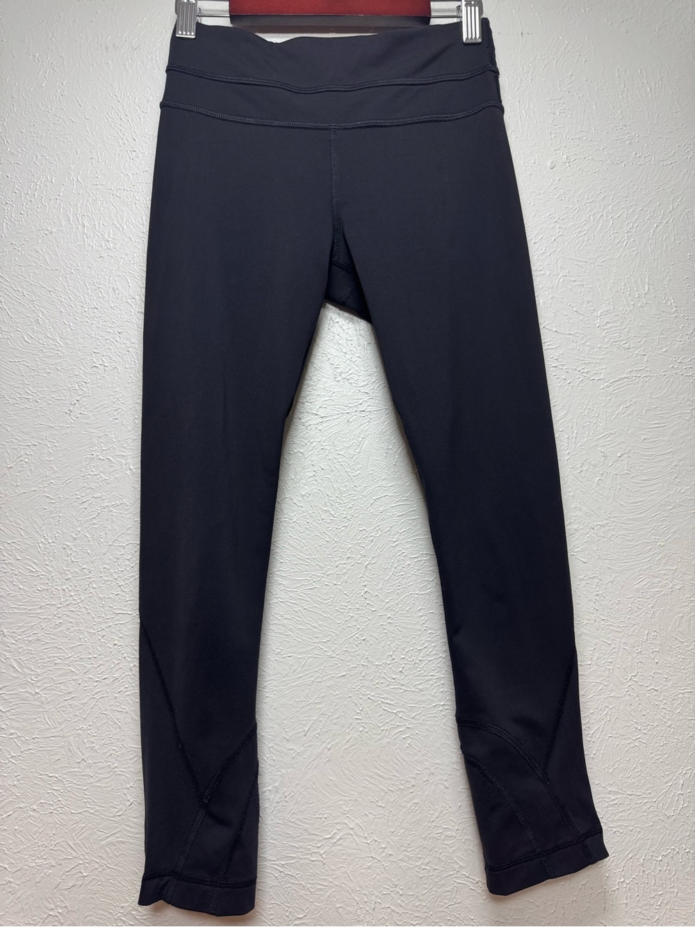 Lululemon Athletica Black Cropped Low Rise Leggings